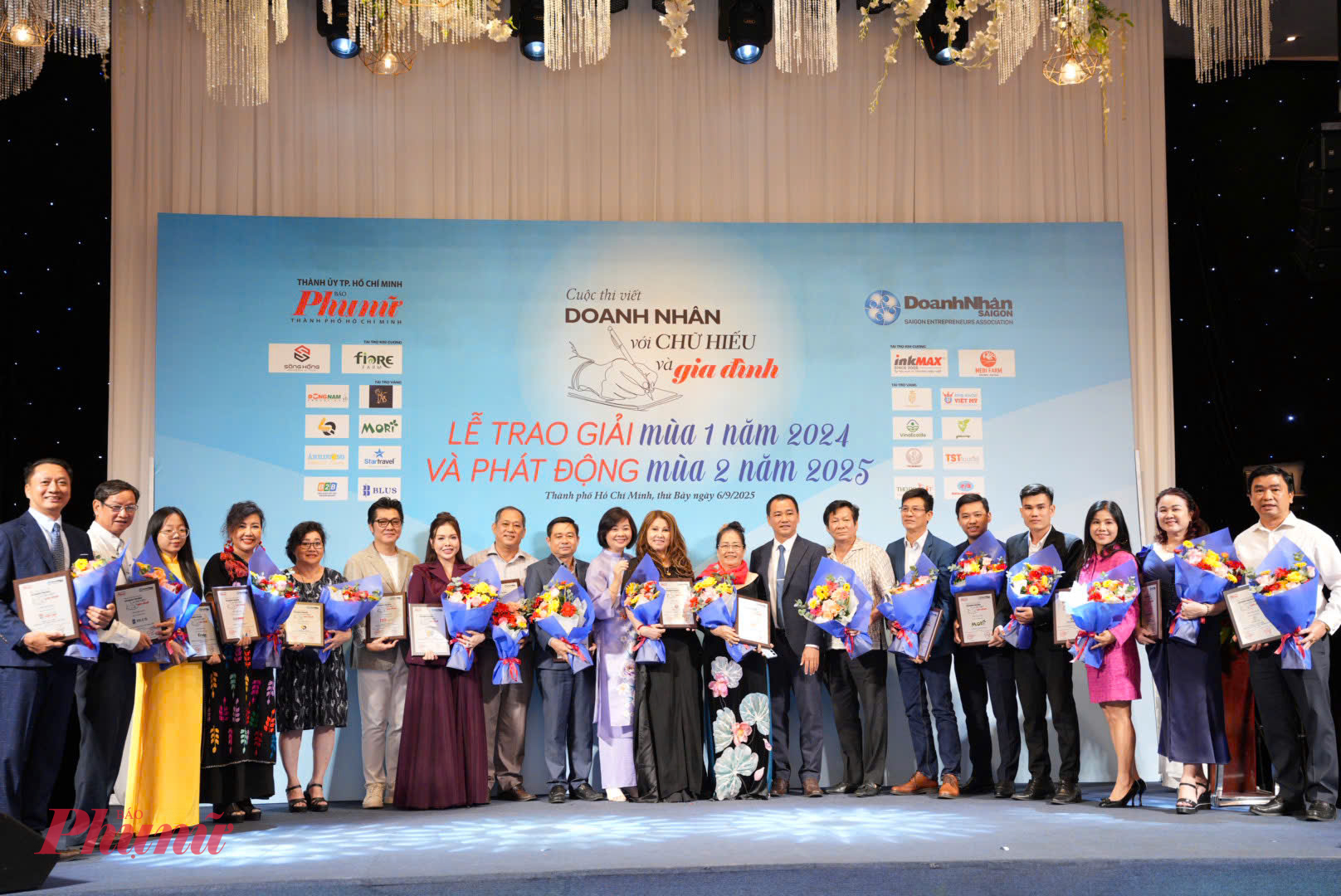 Hội Doanh nhân Sài Gòn công bố chuỗi chương trình chào mừng 20 năm thành lập (2005 - 2025) và 21 năm Ngày Doanh nhân Việt Nam (13/10/2004 - 13/10/2025). Sự kiện gắn với Lễ trao giải cuộc thi viết “Doanh nhân với chữ Hiếu và gia đình” do Hội phối hợp cùng Báo Phụ Nữ TPHCM tổ chức.