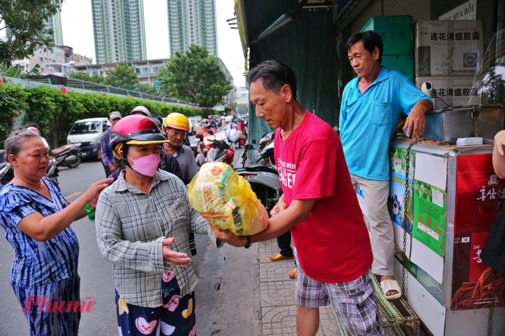 ia đình ông Trần Văn Trí (63 tuổi, phường Chợ Lớn) 