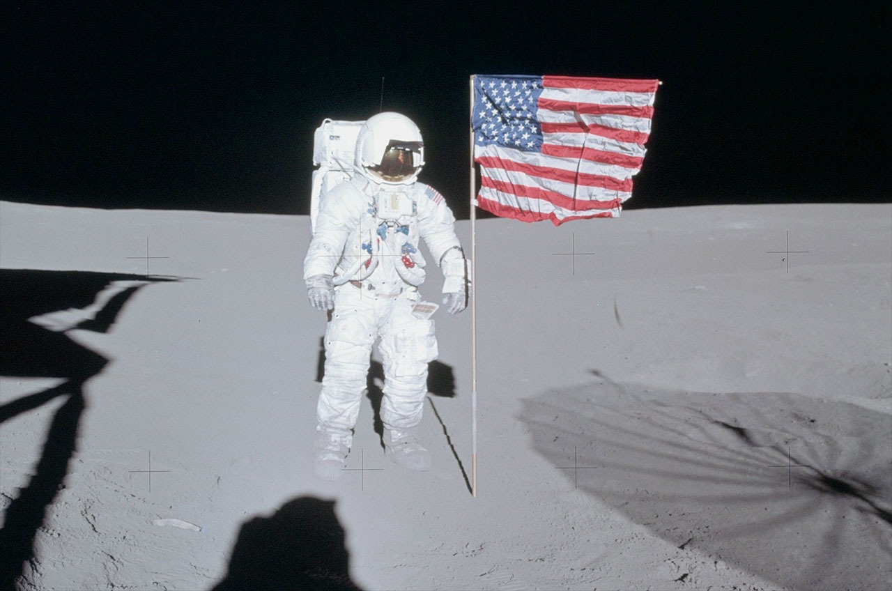 Edgar Mitchell – Phi hành gia đã thấy người ngoài hành tinh sau khi lên mặt trăng? Edgar Mitchell là 1 trong 12 phi hành gia đặt chân lên Mặt trăng