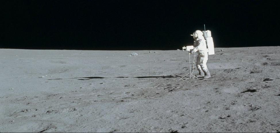 Edgar Mitchell – Phi hành gia đã thấy người ngoài hành tinh sau khi lên mặt trăng? Edgar Mitchell là người bước trên Mặt trăng lâu nhất