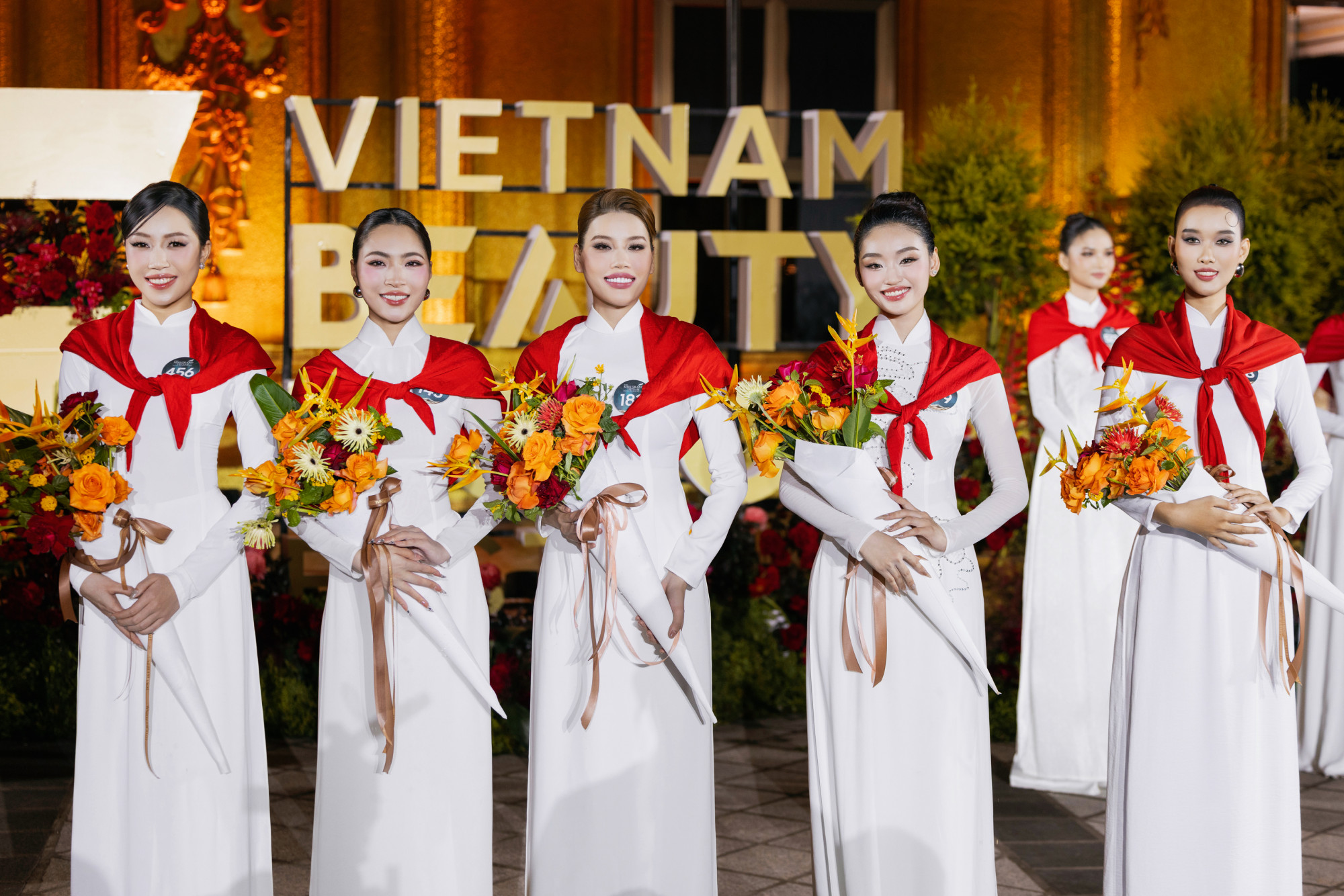 Top 5 thí sinh có kết quả thi tốt nhất trong phần thi phụ người đẹp thời trang