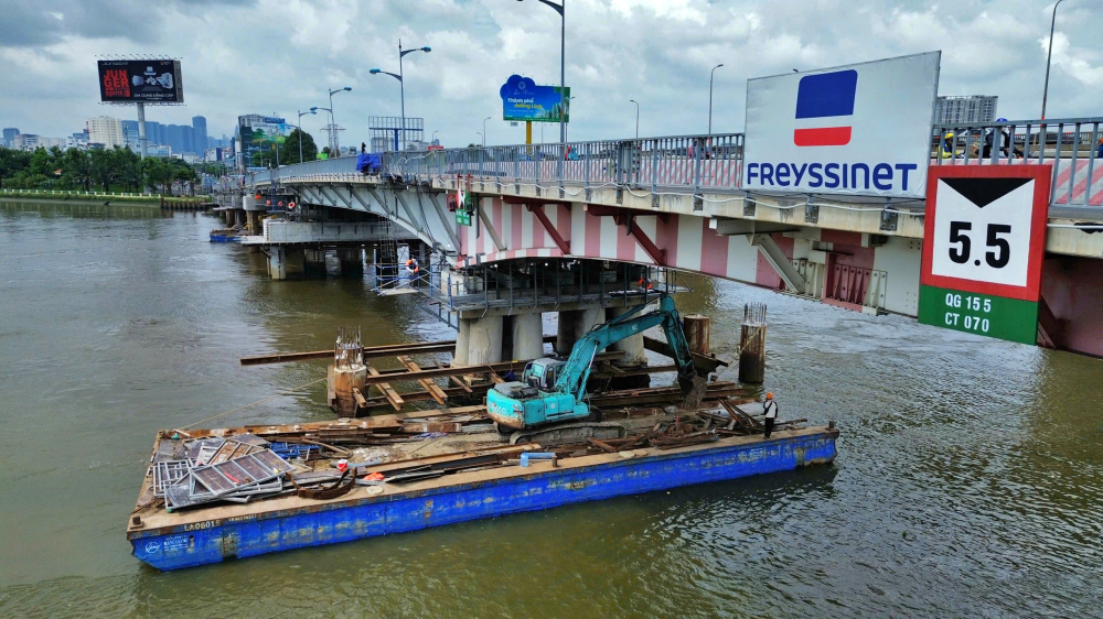 cầu Bình Triệu 1 phải được nâng cao hơn 1 m để đảm bảo an toàn giao thông đường thủy.