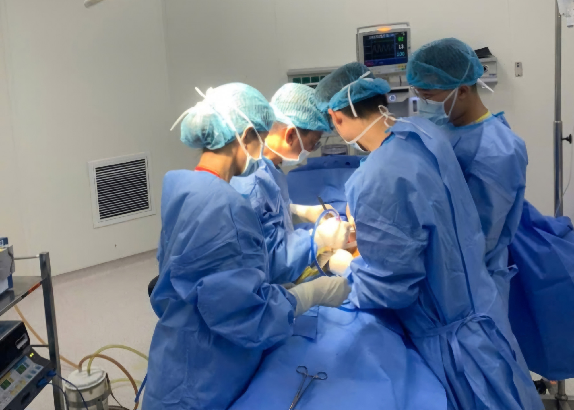 Phẫu thuật cho người đàn ông có trái tim bên phải - Bệnh viện cung cấp