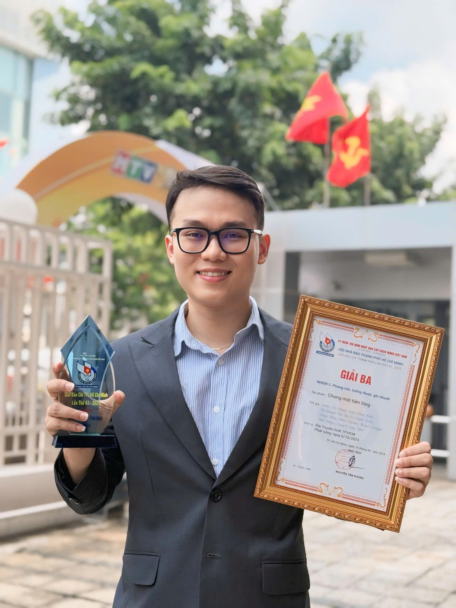 Trong hành trình sự nghiệp, anh còn ghi dấu ấn với nhiều dự án lớn của HTV như: Gương mặt truyền hình, Gương mặt Việt Nam, Đi khắp Việt Nam… và tham gia các tác phẩm đạt giải thưởng cao tại Liên hoan truyền hình toàn quốc cũng như giải báo chí TP.HCM.