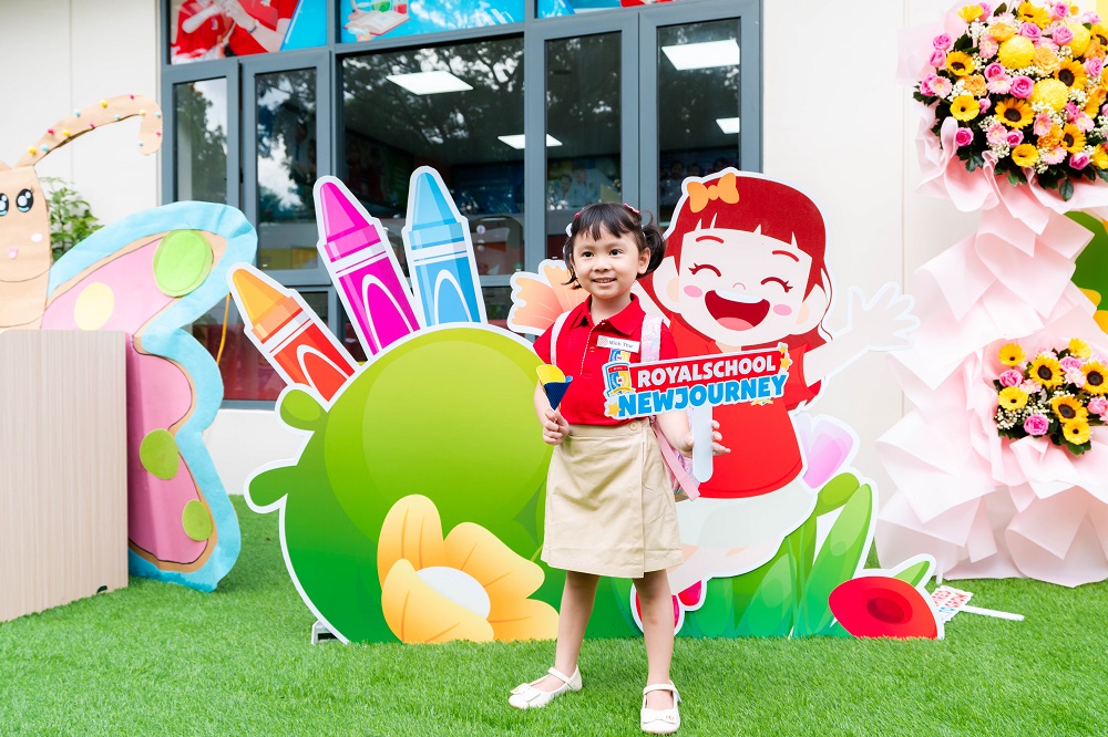 Nhiều hoạt động trải nghiệm ấn tượng trong ngày hội bé đến trường ở Royal School