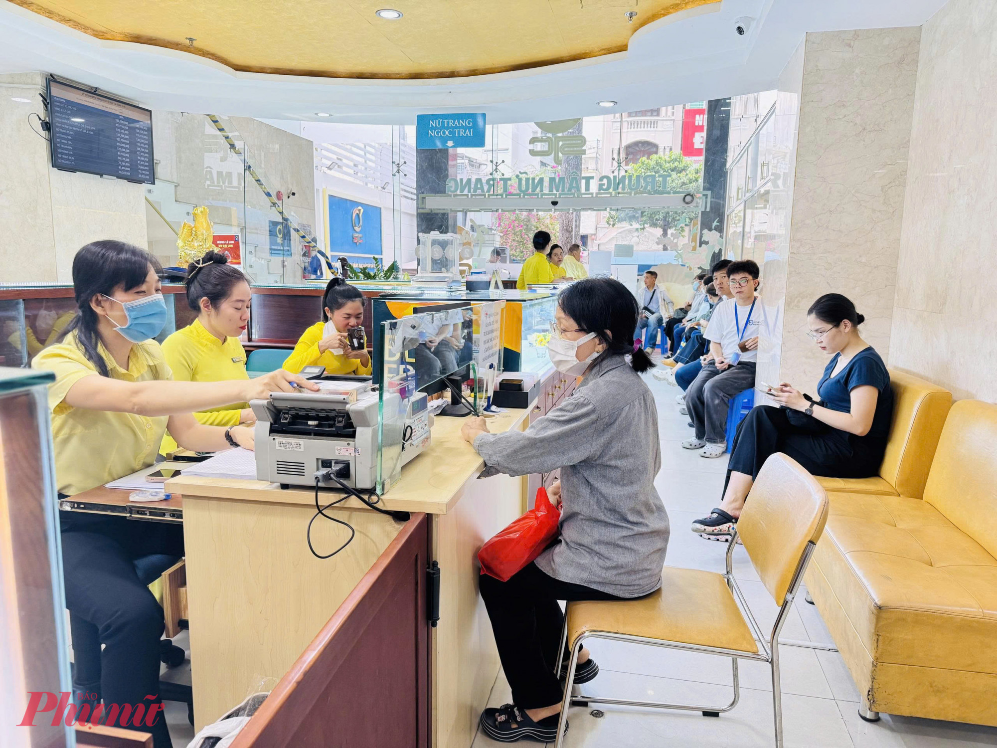 Mỗi khách cũng chỉ được mua tối đa 1 chỉ vàng nhẫn 9999 