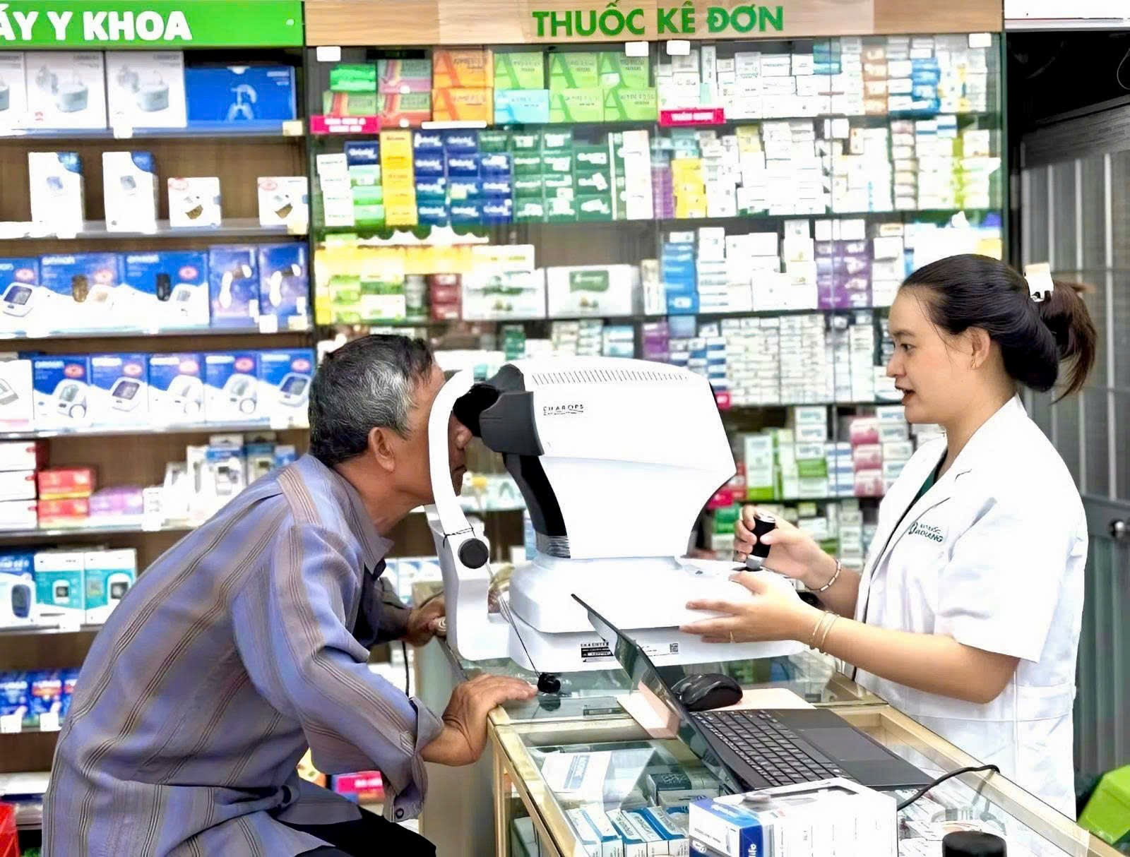 Dược sĩ An Khang vốn đã được đào tạo bài bản, có chuyên môn vững vàng, nay lại được nâng cấp nhờ được cập nhật những thông tin y khoa mới nhất - Ảnh: An Khang