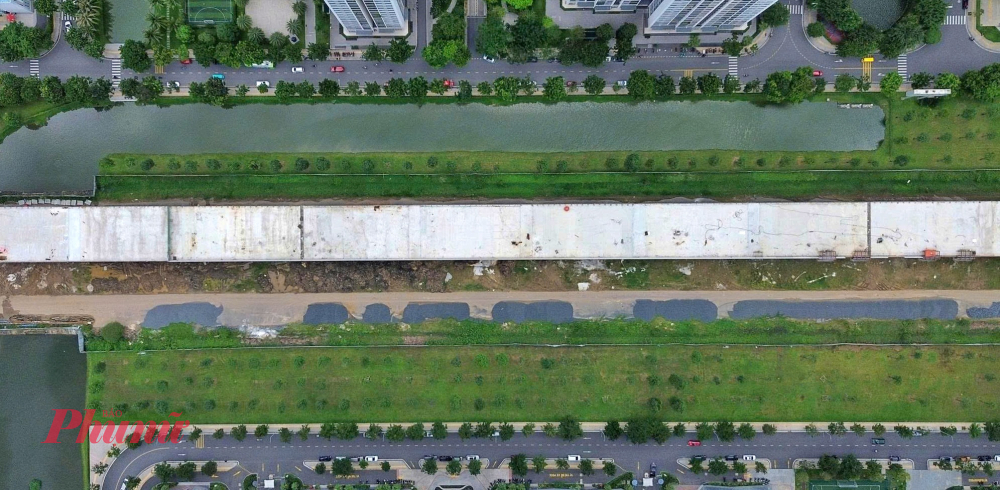 Theo quy hoạch, tuyến Vành đai 3 kết nối trực tiếp với cao tốc Long Thành - Dầu Giây, Quốc lộ 1K, Xa lộ Hà Nội và nhiều trục giao thông huyết mạch khác. Nhờ vậy, cư dân Vinhomes Grand Park sẽ rút ngắn đáng kể thời gian di chuyển. 