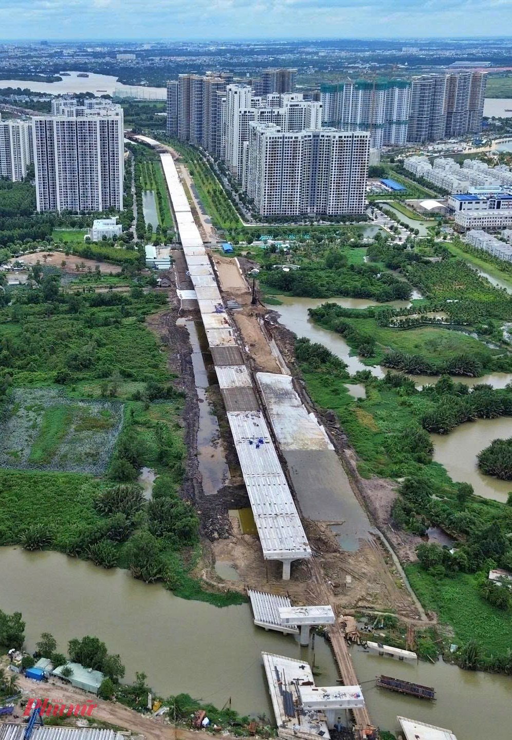 Đoạn xuyên tâm đại đô thị Vinhomes cơ bản đã hoàn thành lắp dầm