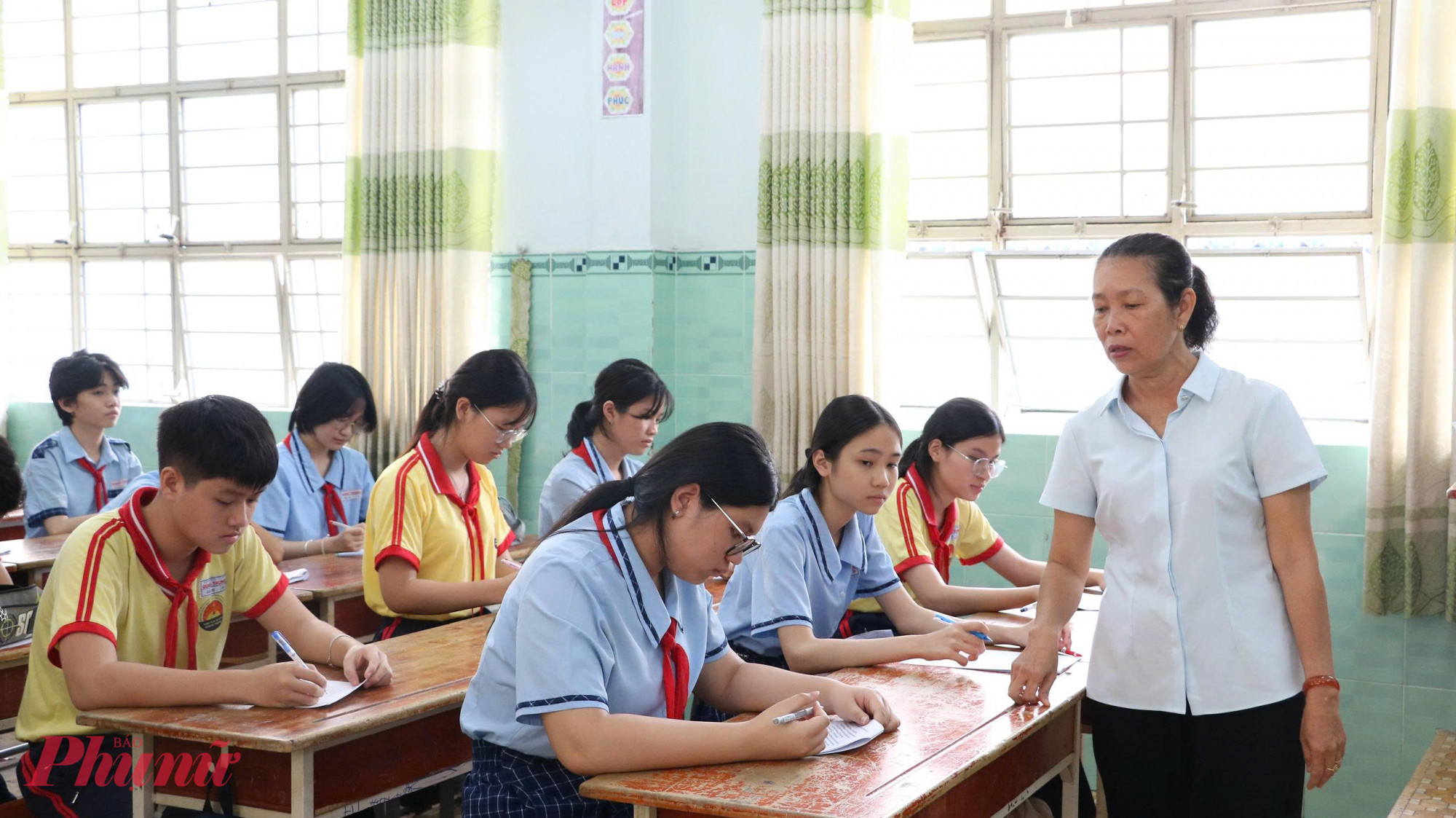 Học sinh Trường THCS Quang Trung tham gia bồi dưỡng học sinh giỏi trong dịp hè - Ảnh: Trang Thư