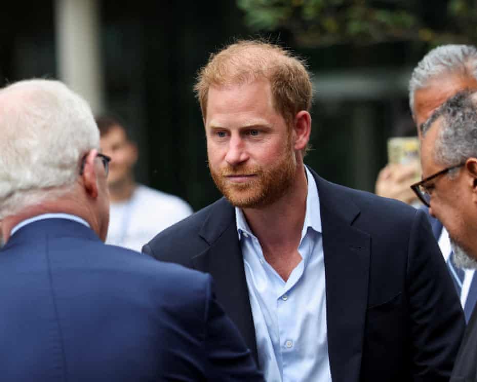 Hoàng tử Harry trong chuyển thăm 4 ngày ở Vương quốc Anh - Ảnh: Getty image