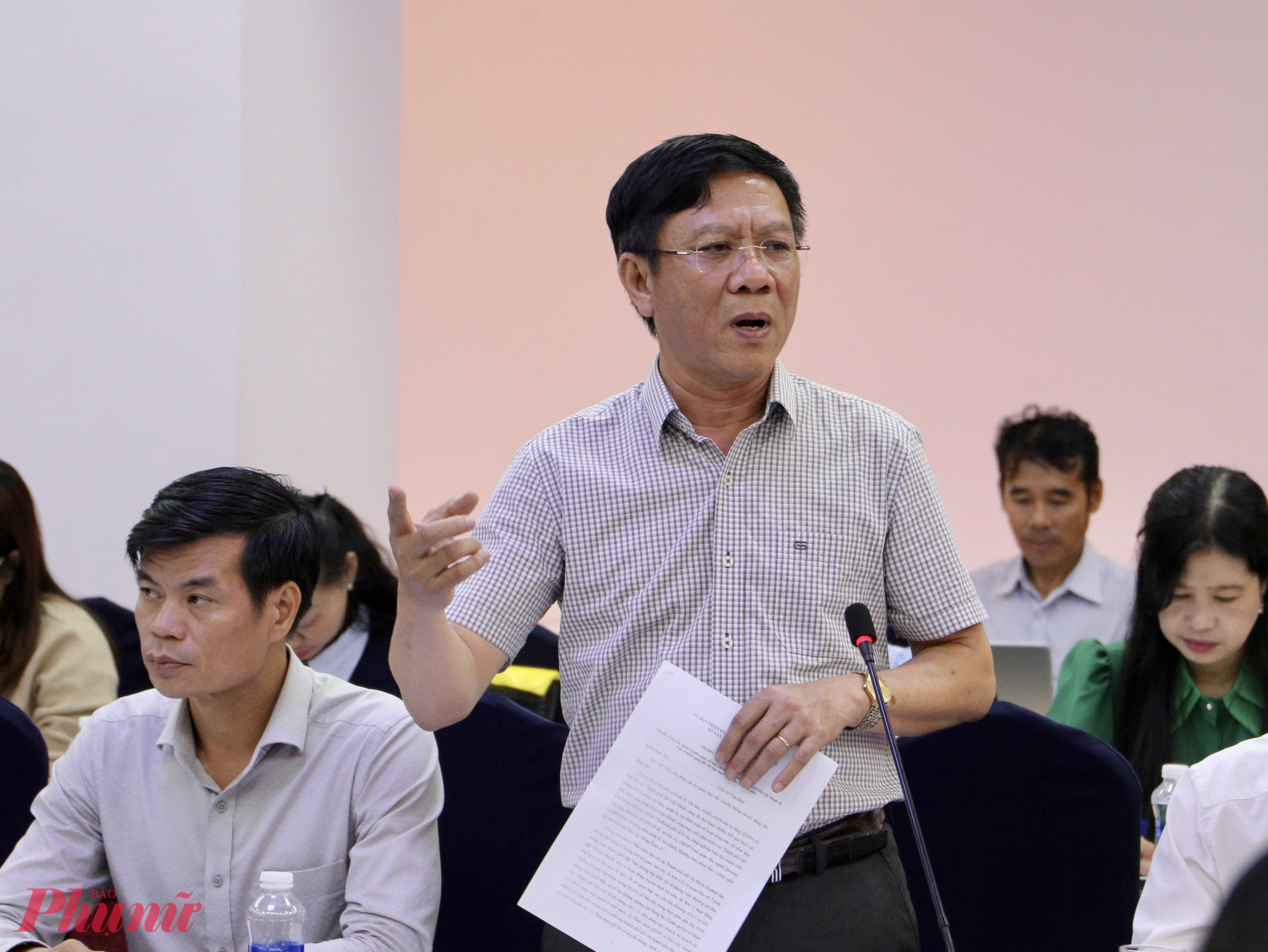 Ông Nguyễn Ngọc Hồi - Phó giám đốc Sở Văn hoá - Thể thao TPHCM - phát biểu tham luận - Ảnh: Thanh Tâm