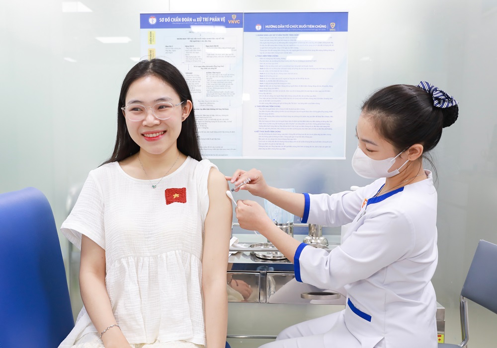 Hiện VNVC có gần 240 trung tâm tiêm chủng trên khắp cả nước phục vụ tiêm chủng hàng chục triệu liều vắc xin chất lượng cao, bảo vệ sức khỏe cho trẻ em và người lớn - Ảnh: Mộc Thảo