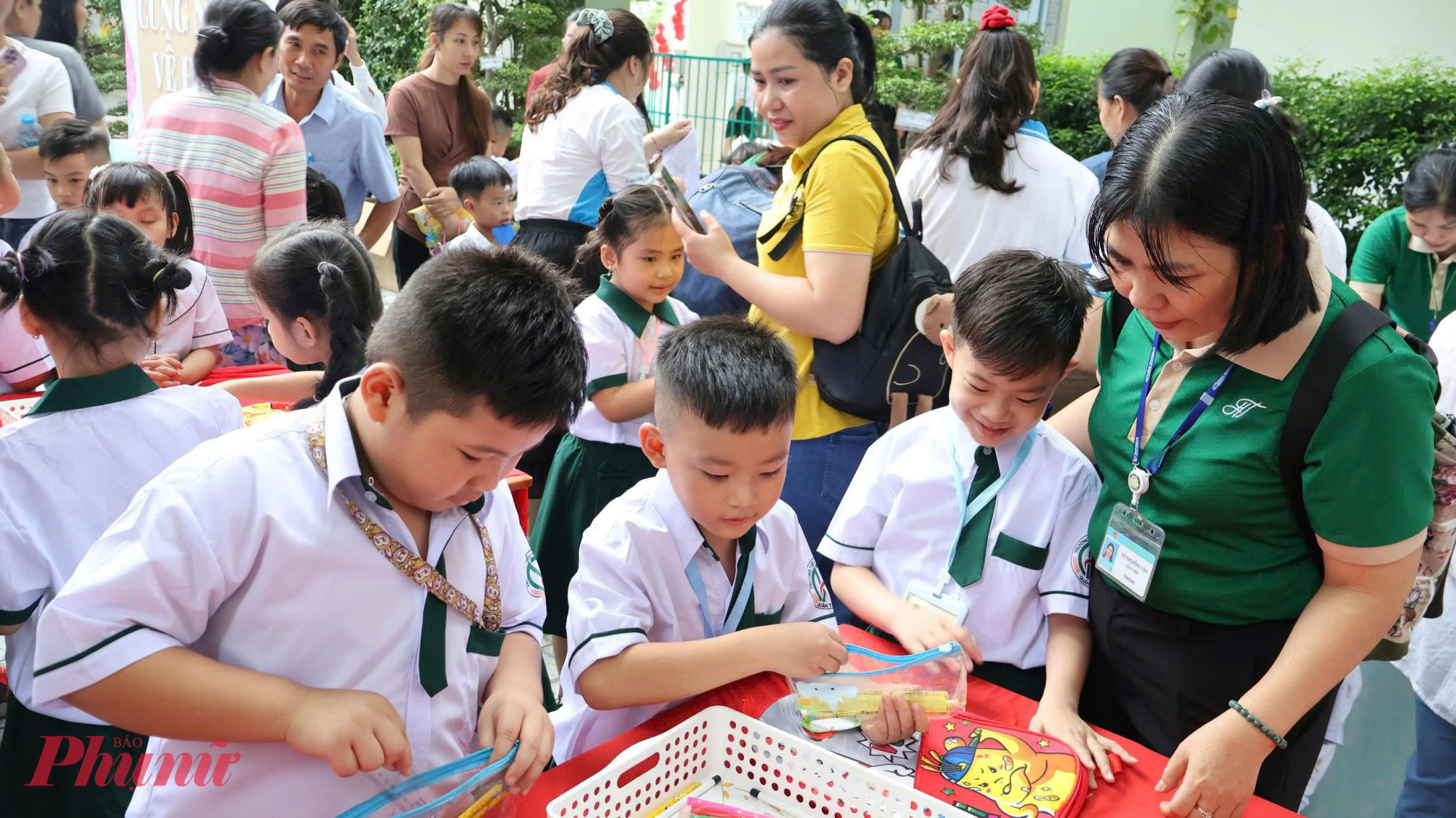 ủng hộ một nền giáo dục gọn gàng, hiệu quả, thực chất - nơi mà mọi nguồn lực đều hướng về chất lượng dạy và học, chứ không bị phân tán bởi những cuộc họp hình thức - Ảnh: Trang Thư