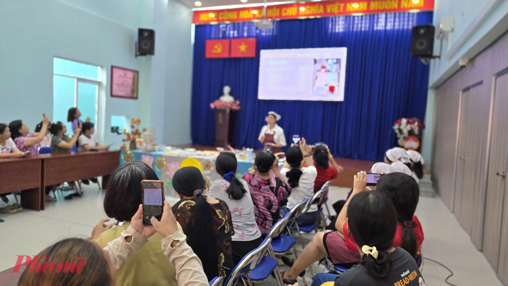 Lớp học thu hút khoảng 40 học viên tham gia 