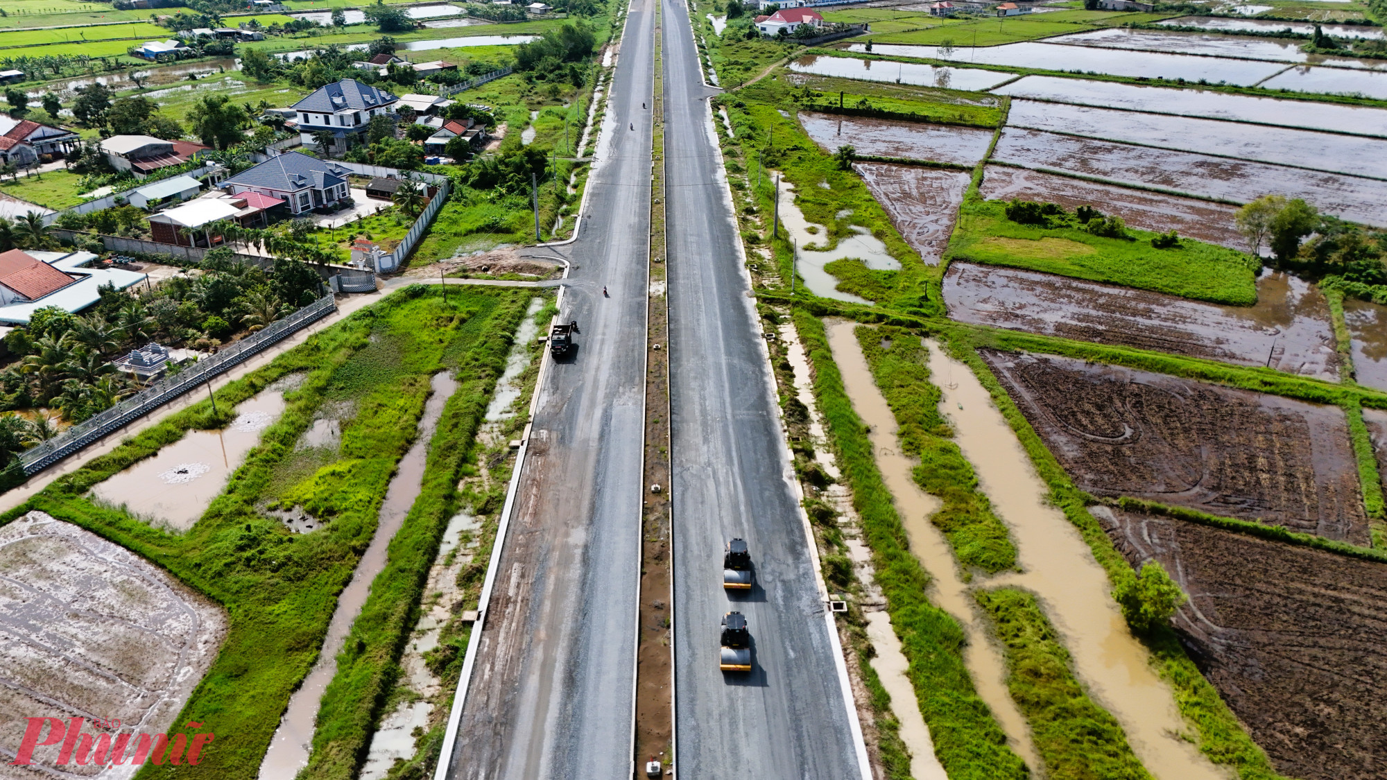Dự án có tổng mức đầu tư hơn 4.800 tỷ đồng, trong đó phần đường hơn 1.100 tỷ, chi phí đền bù giải phóng mặt bằng hơn 3.700 tỷ đồng.