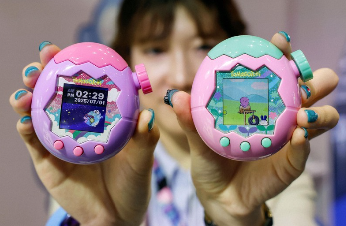  thú cưng ảo Tamagotchi Paradise mới được nhà sản xuất đồ chơi Bandai Co. trưng bày tại Triển lãm đồ chơi quốc tế Tokyo ở Tokyo. (Kyodo)