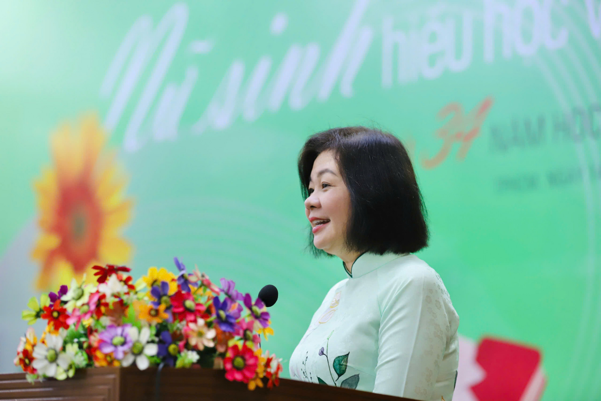 Học bổng 'Nữ sinh hiếu học vượt khó' tiếp thêm sức mạnh cho những ước mơ vươn cao Bà Lý Việt Trung - Tổng biên tập Báo Phụ nữ TPHCM phát biểu tại buổi lễ