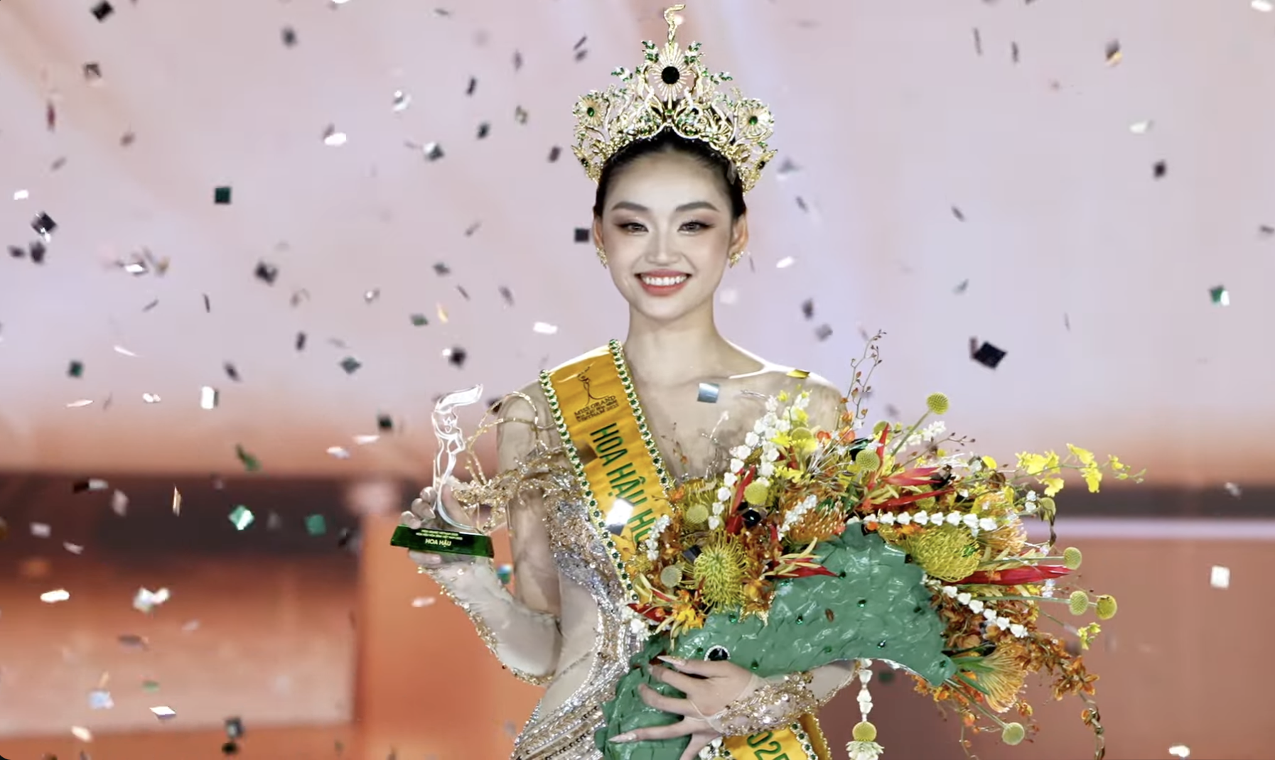 Khoảnh khắc đăng quang của Yến Nhi