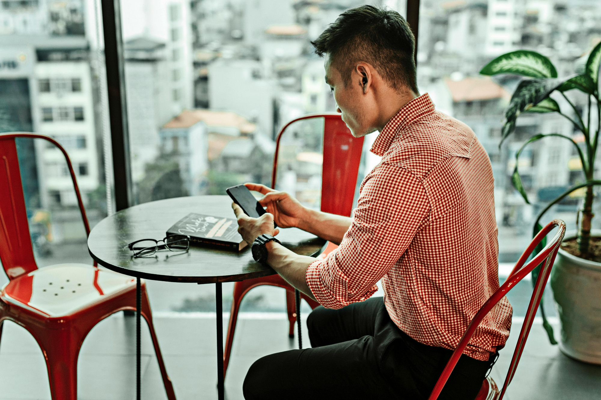 Không vượt qua được sự tự ái, anh đùng đùng chuyển việc - Ả: Pexels