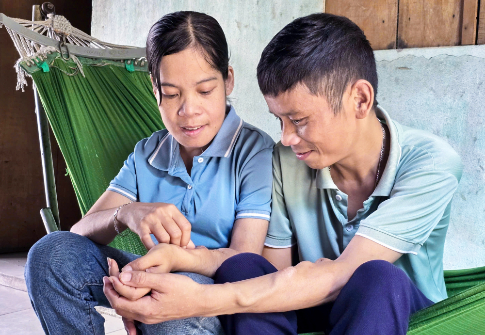 Không cưới xin, không ràng buộc nhưng anh Nguyễn Ngọc Hùng vẫn luôn yêu thương, ân cần chăm sóc bạn gái 