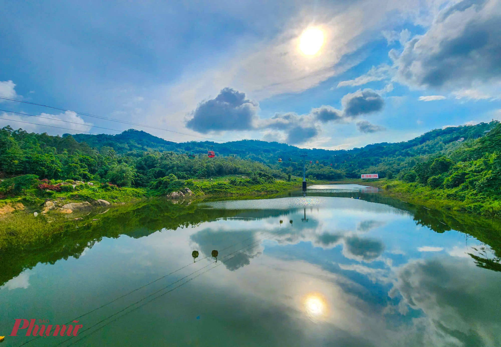 Chiều tà nhìn hồ nước Thanh Tu