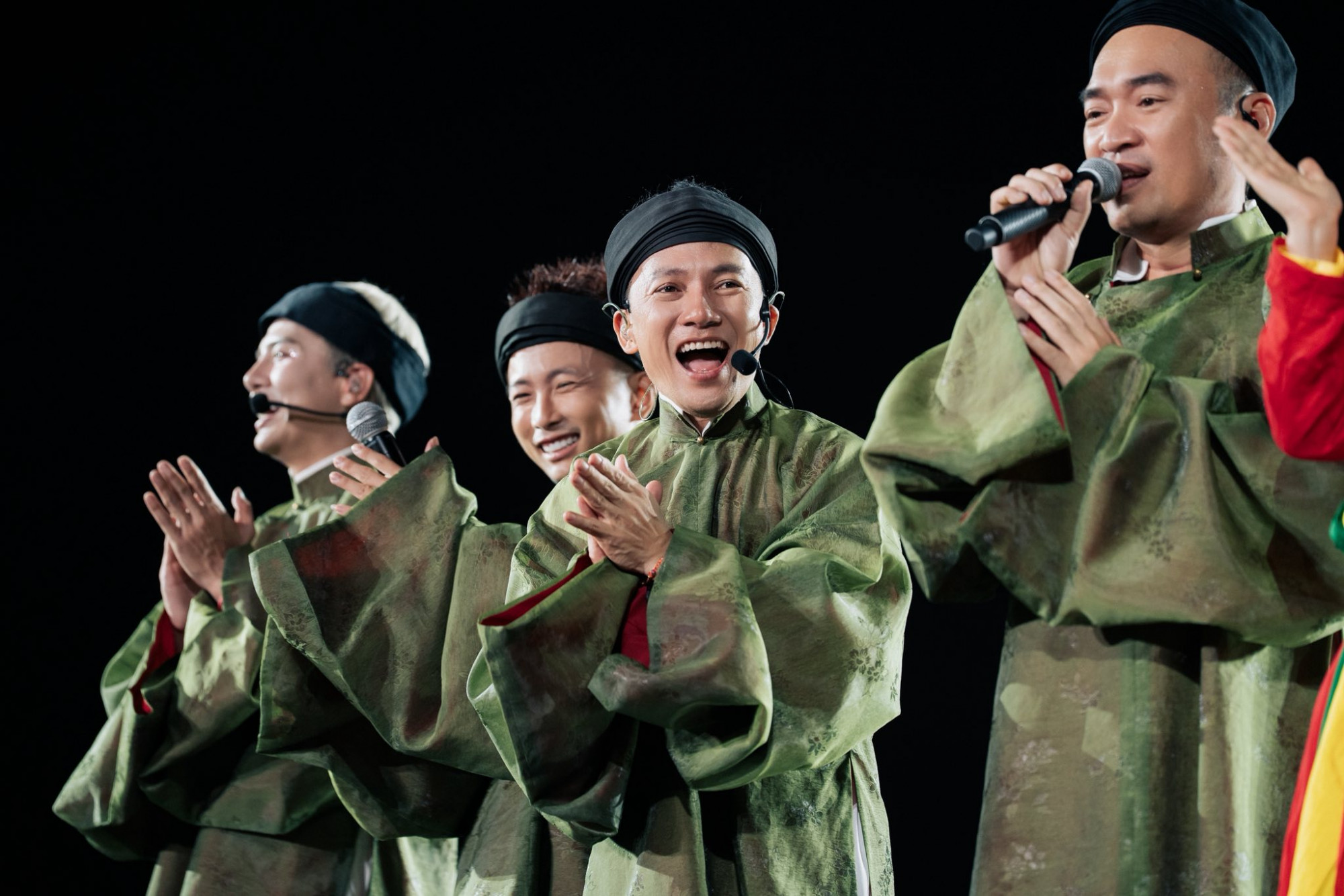 Đinh Tiến Đạt và các anh em trong concert Anh trai vượt ngàn chông gai diễn ra tại TPHCM mới đây