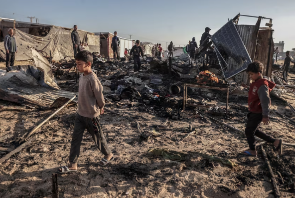 Cựu tổng tham mưu trưởng quân đội Israel cho biết trong số 10 người Palestine sống tại Gaza, có hơn 1 người đã thiệt mạng hoặc bị thương kể từ khi xung đột nổ ra gần hai năm trước