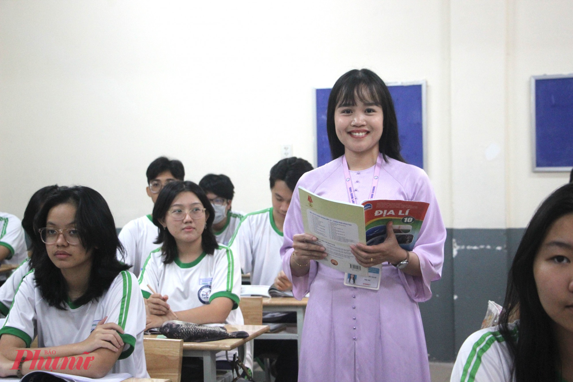 Quyết định sửa nội dung nhiều môn học liên quan đến địa lý, lịch sử sau sáp nhập - Ảnh: Nguyễn Loan