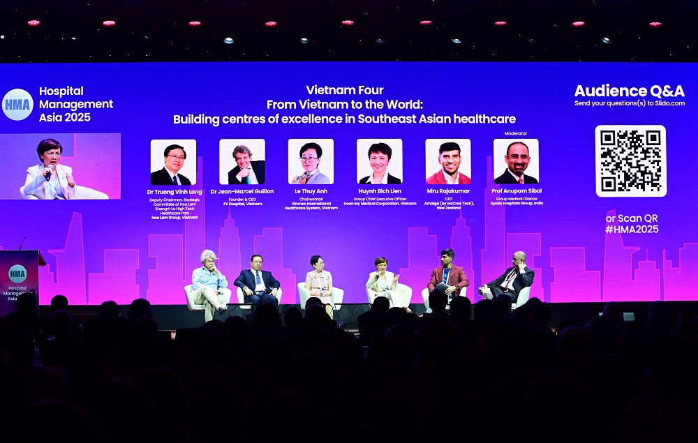 Các diễn giả trong phiên thảo luận về y tế Việt Nam - Ảnh: FV