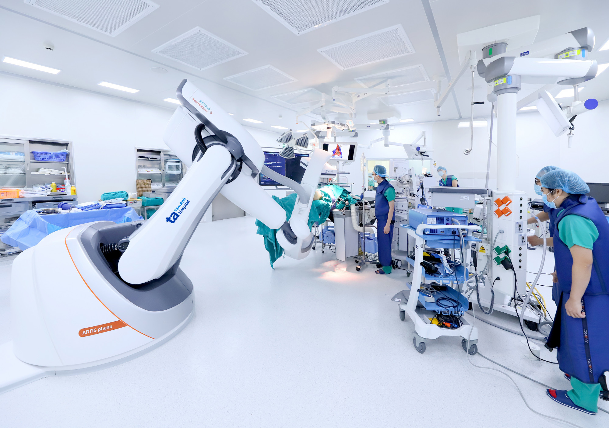 Phòng mổ Hybrid “siêu hiện đại” với Robot Artis Pheno hỗ trợ bác sĩ Bệnh viện Tâm Anh thực hiện các ca can thiệp, phẫu thuật phức tạp