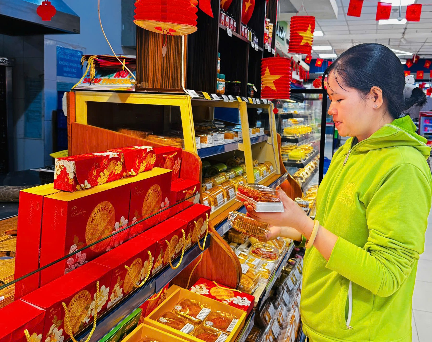 HÌNH 1- NTD có xu hướng quan tâm những sản phẩm bánh trung thu thanh đạm và ít ngọt