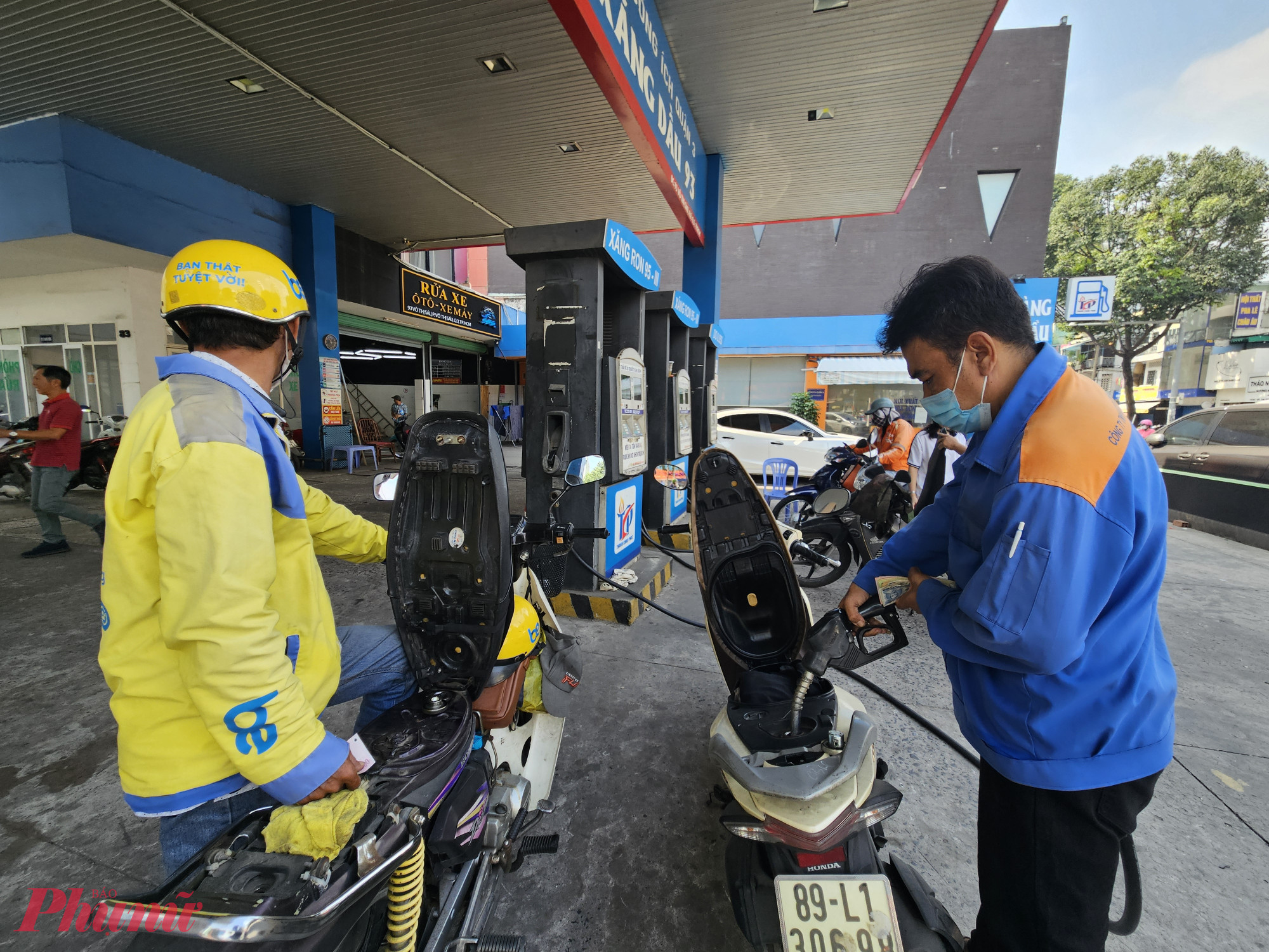 Giá xăng dầu tăng từ 40-208 đồng/lít, tùy loại từ 15g chiều 18/9 - Ảnh: Ngọc Thùy