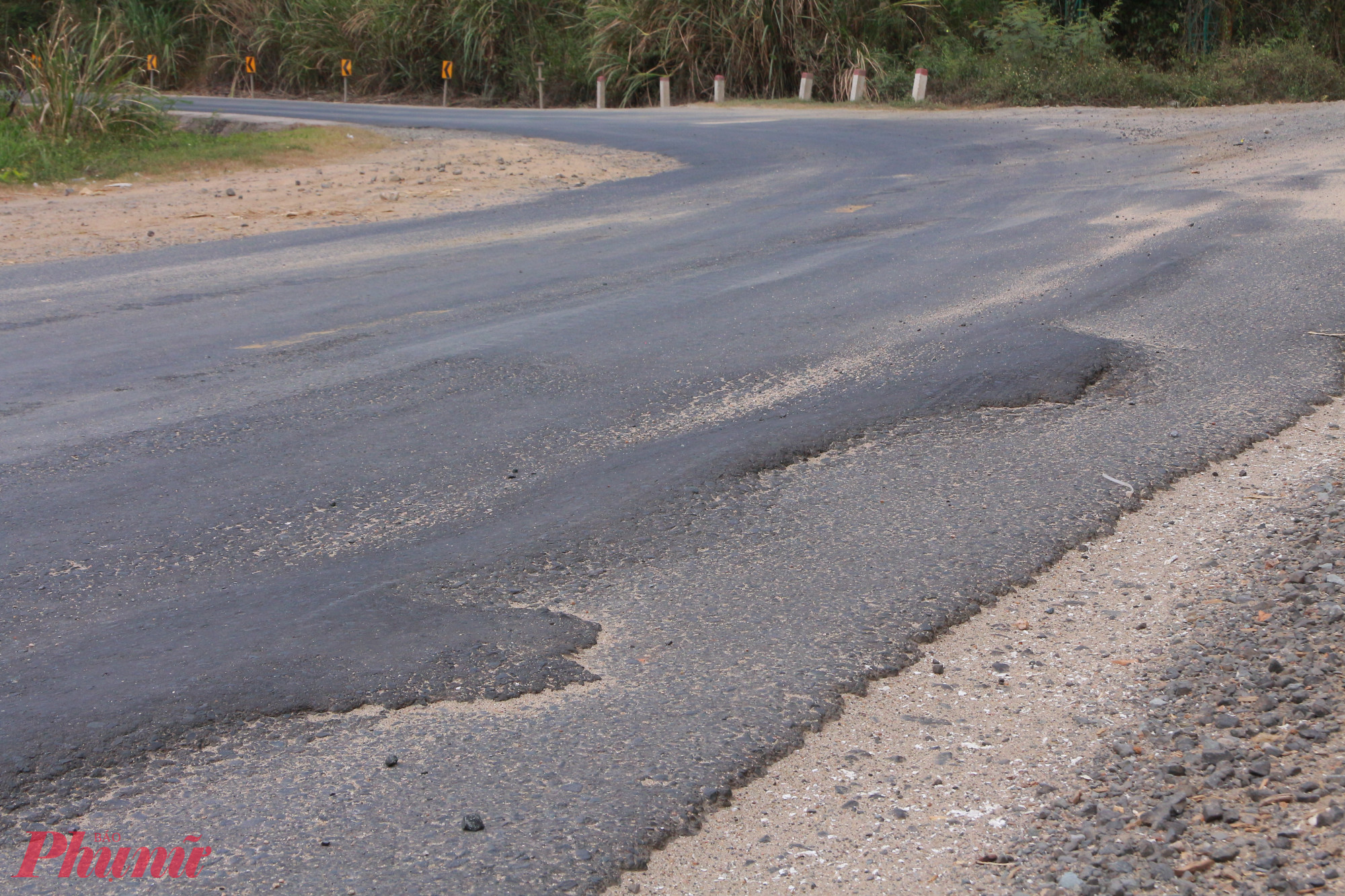  Nhiều vị trí đang bị xuống cấp, hư hỏng.