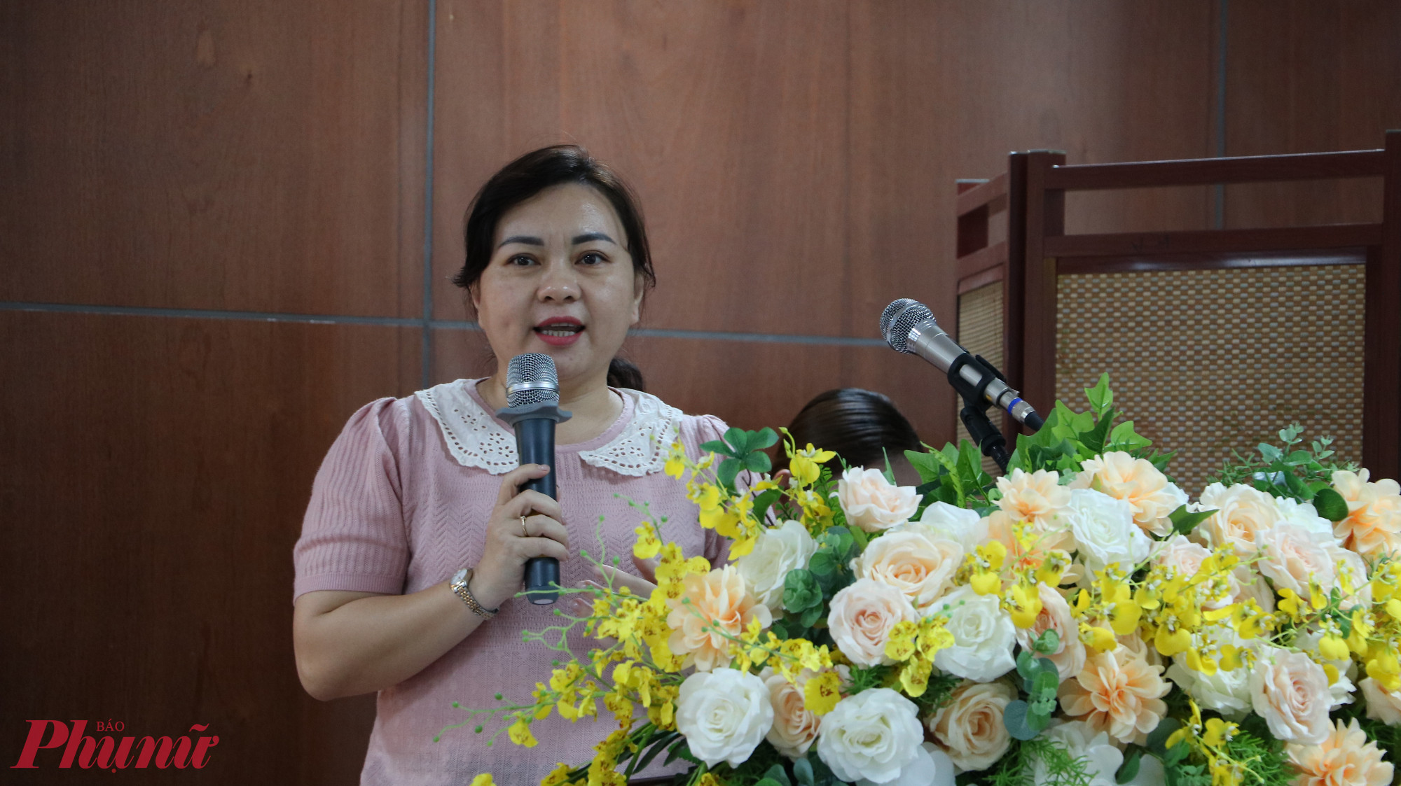 bà Lê Thị Phương Lan - Trưởng phòng khoa giáo, Ban tuyên giáo và dân vận Thành ủy TPHCM - nhấn mạnh, đơn vị sẽ đồng hành cùng Sở GD-ĐT TPHCM trong thực hiện kế hoạch - Ảnh: Trang Thư
