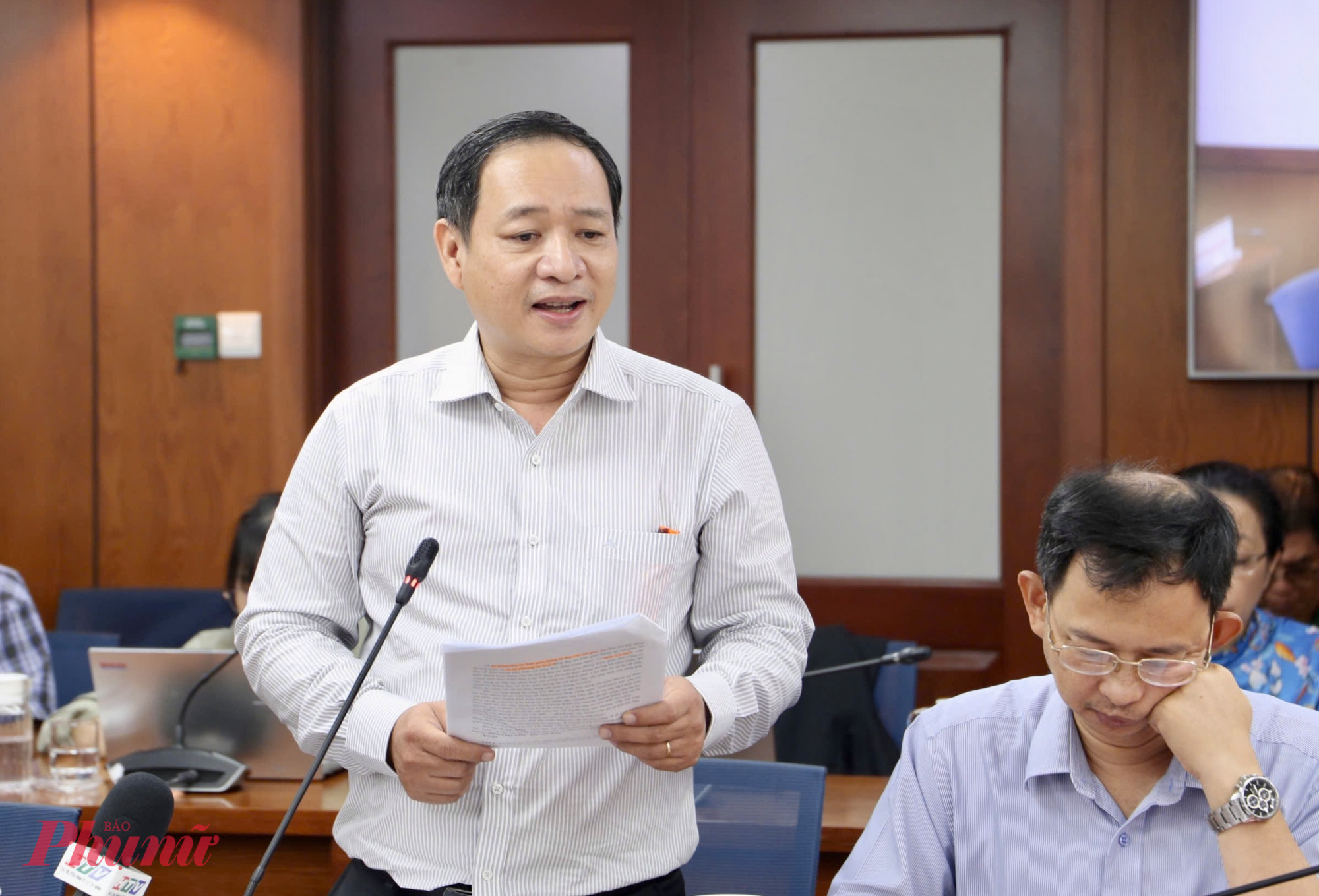 Ông Đỗ Diệp Gia Hợp - Phó Trưởng phòng Bảo trì khai thác công trình giao thông, Sở Xây dựng TPHCM - phát biểu tại buổi họp báo - Ảnh: Thanh Tâm