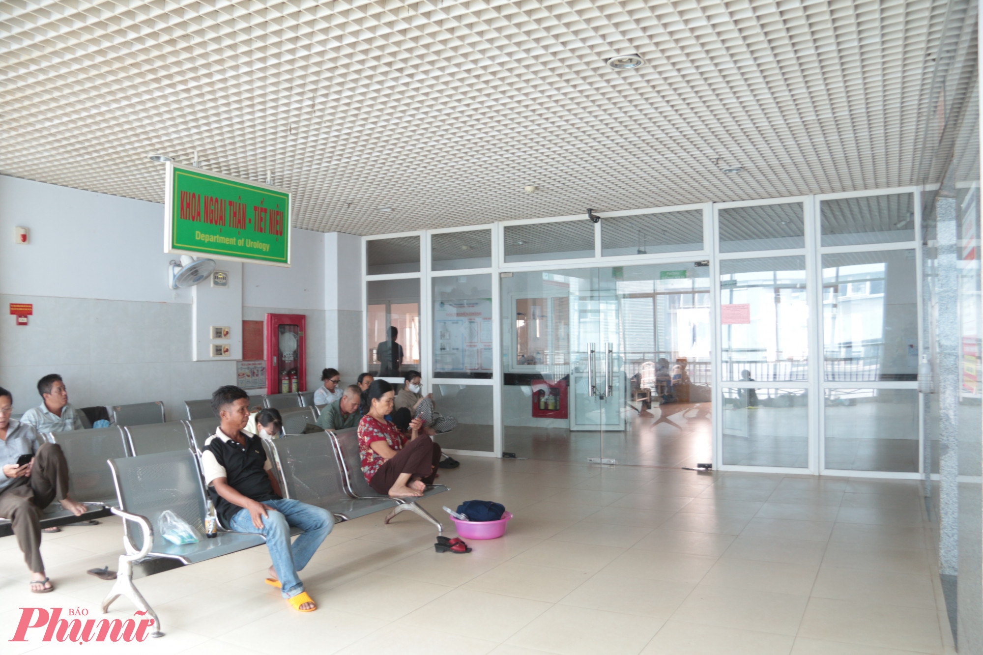  Khoa Ngoại thận - Tiết niệu Bệnh viện Đa khoa vùng Tây Nguyên