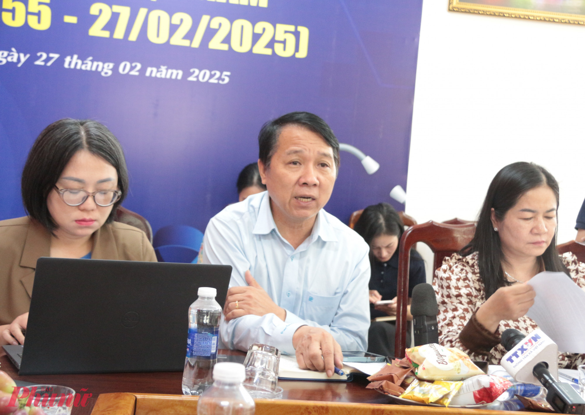 Ông Nguyễn Đăng Giáp, Giám đốc Bệnh viện Đa khoa vùng Tây Nguyên (ở giữa) khẳng định, không bao che các cá nhân sai phạm