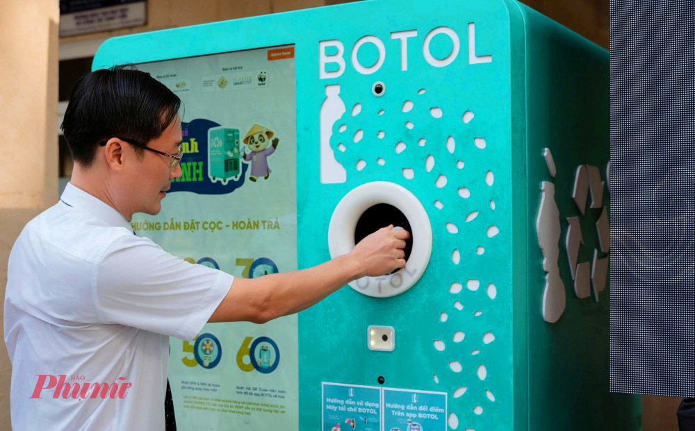 Theo bà Nguyễn Thị Diệu Thuý - Giám đốc Chương trình Giảm nhựa của WWF-Việt Nam, mô hình “Đặt cọc - Hoàn trả”nằm trong dự án Huế - Đô thị giảm nhựa ở miền Trung Việt Nam. Kết quả từ Huế sẽ là cơ sở để nhân rộng mô hình trên cả nước, hướng đến một hệ thống phân loại rác hiệu quả và cộng đồng tiêu dùng xanh hơn.