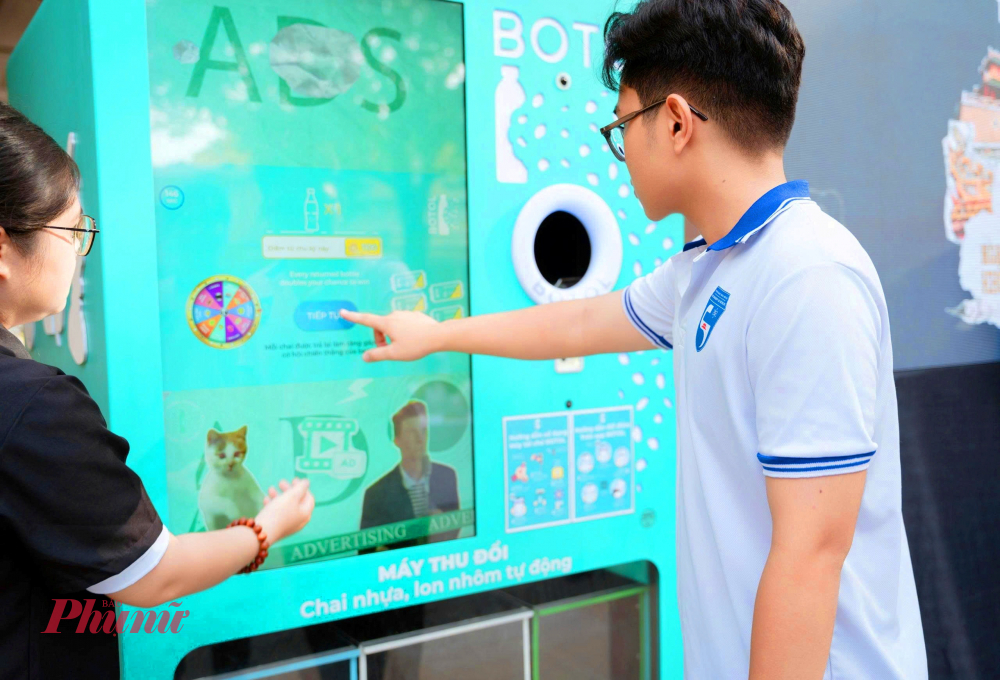 Mô hình DRS sẽ được thí điểm đầu tiên tại Huế với máy thu hồi vỏ chai thứ nhất từ công ty Botol được đặt tại sảnh E, Trường Đại học Khoa học. Máy thứ hai sẽ được vận hành tại chung cư Nera Garden (khu đô thị Phú Mỹ An) trong thời gian tới.