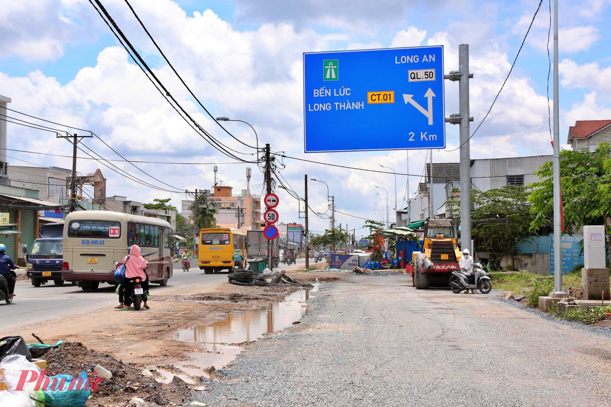 Quốc lộ 50 dài khoảng 87 km, đi qua TP.HCM (8,5 km) và Long An (78 km). Đây là tuyến đường chính kết nối khu Nam TP.HCM, chia sẻ lưu lượng cho Quốc lộ 1 và cao tốc TP.HCM – Trung Lương.  Dự án mở rộng đoạn qua TP.HCM dài 6,9 km, tổng vốn đầu tư hơn 1.500 tỷ đồng, thiết kế 6 làn xe. Riêng đoạn Long An do Bộ GTVT quản lý, dự kiến triển khai giai đoạn 2021 – 2030.