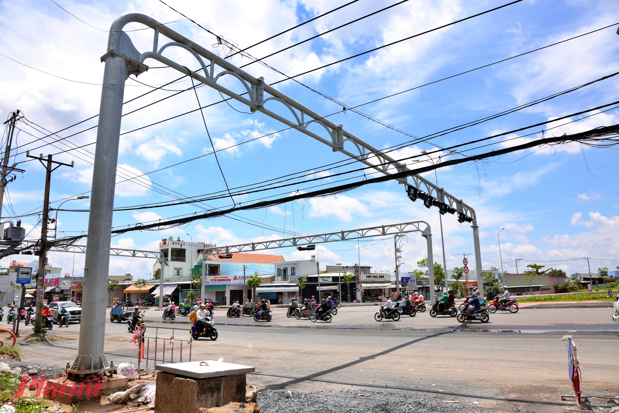 Đoạn kết nối giữa Quốc lộ 50 hiện hữu đang được mở rộng và Song hành Quốc lộ 50