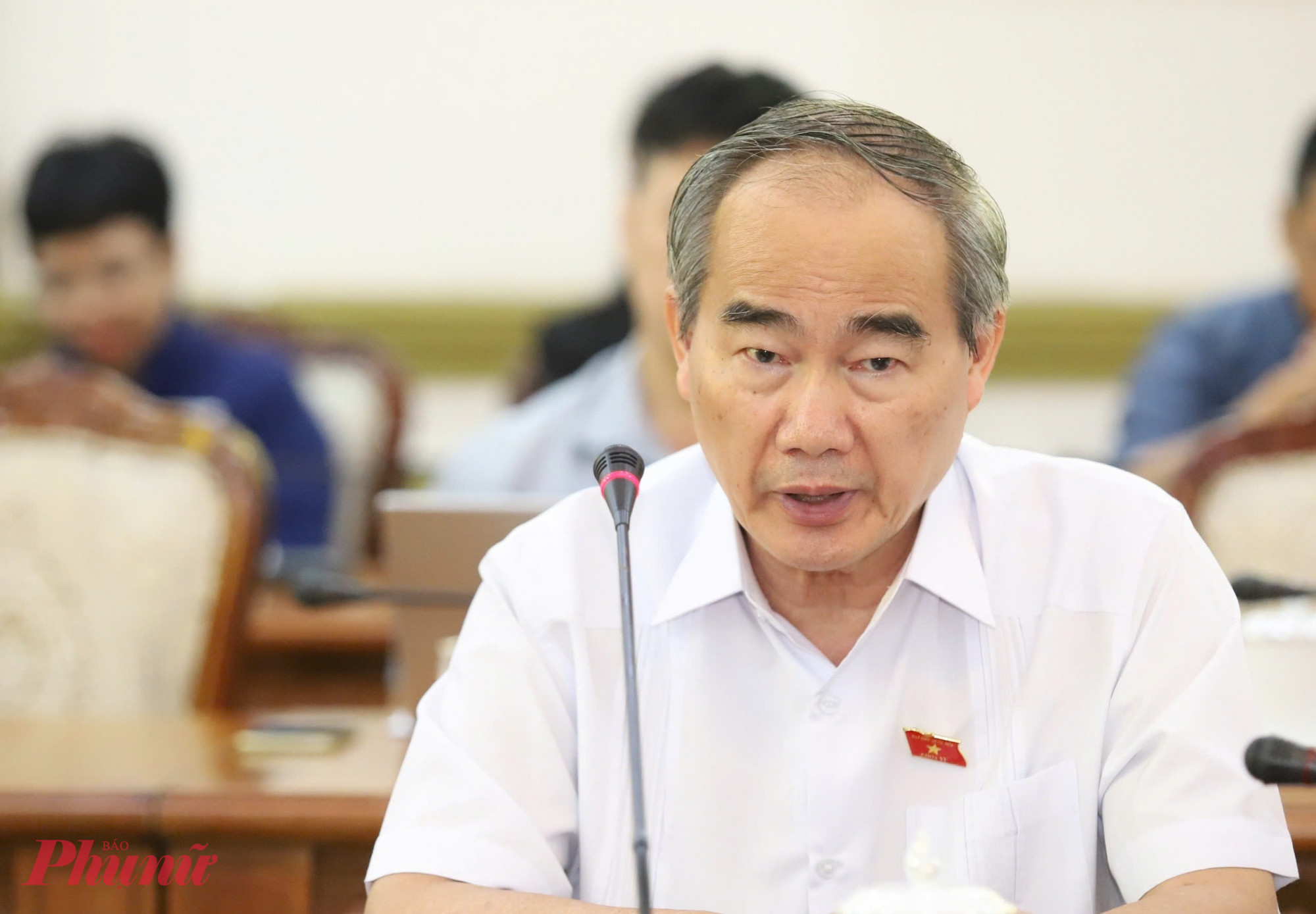 Ông Nguyễn Thiện Nhân - nguyên Bí thư Thành ủy, Trưởng Đoàn ĐBQH TPHCM khóa XIV - đóng góp ý kiến tại hội nghị - Ảnh: Thanh Tâm ý 