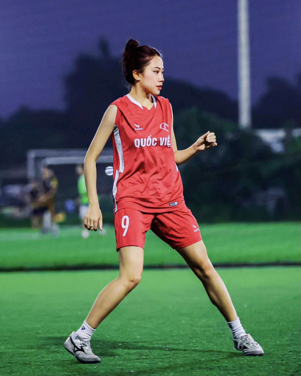 Trên sân bóng, Bình luôn không ngại xông pha hết mình - Ảnh do nhân vật cung cấp