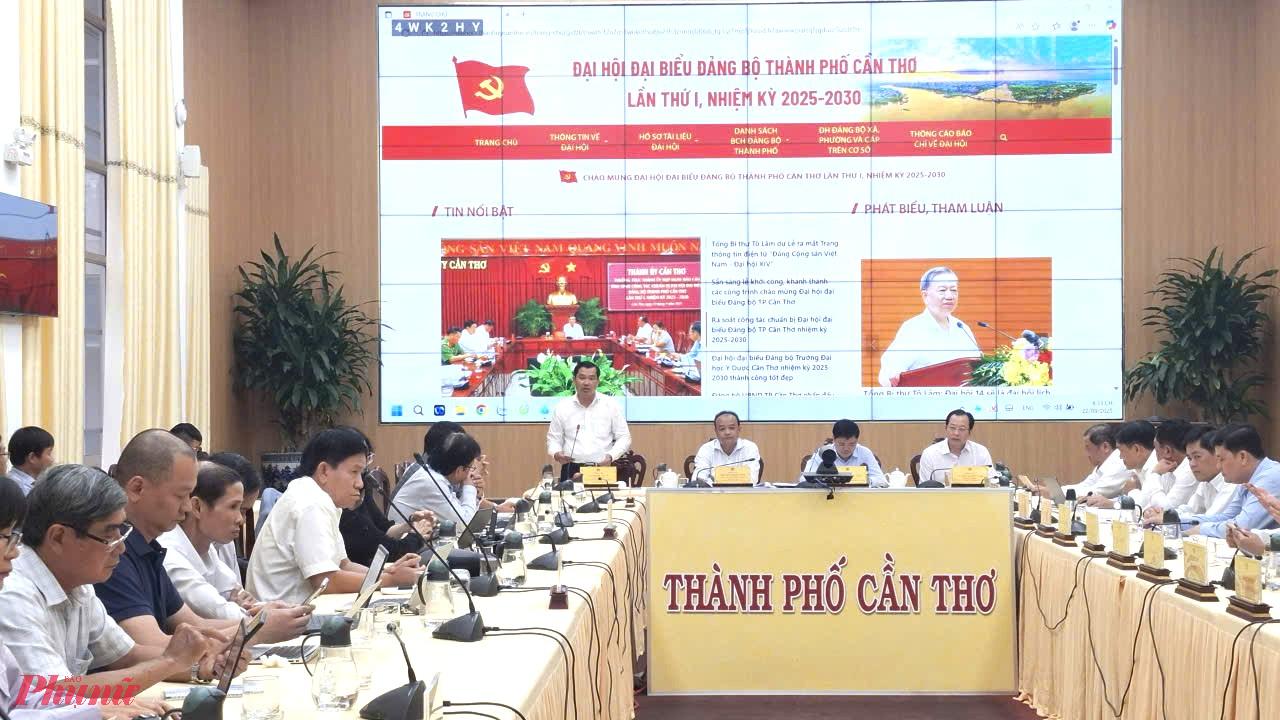 Quang cảnh buổi họp báo chiều ngày 22/9. Ảnh: Huỳnh Lợi 