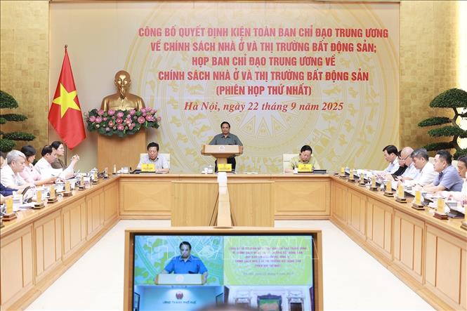 Thủ tướng Phạm Minh Chính chủ trì phiên họp lần thứ nhất của Ban Chỉ đạo Trung ương về chính sách nhà ở và thị trường bất động sản. Ảnh: Dương Giang/TTXVN