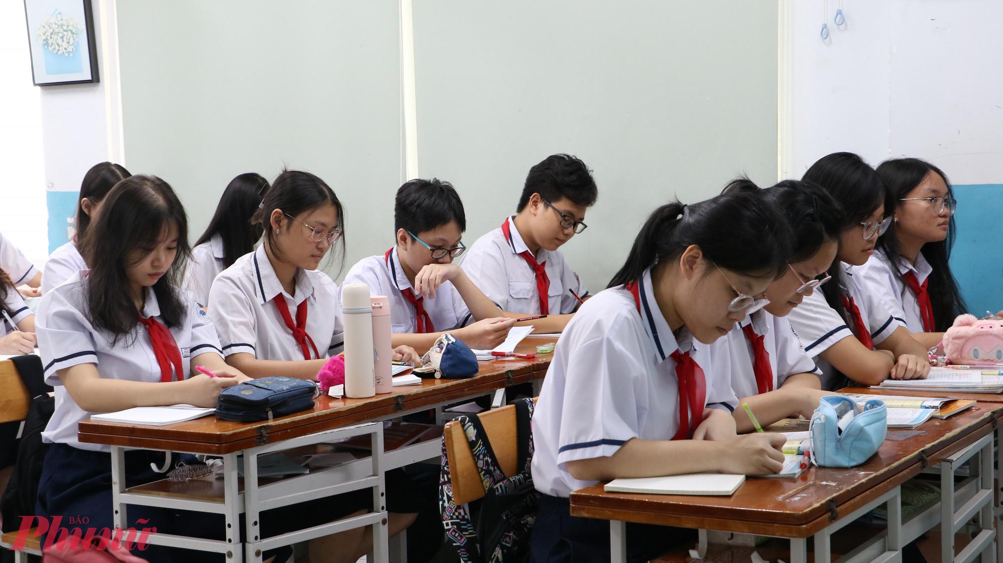 Học sinh Trường THCS Nguyễn Gia Thiều (quận Tân Bình) tham gia ngày hội hướng nghiệp, tuyển sinh sau THCS - Ảnh: T.T.
