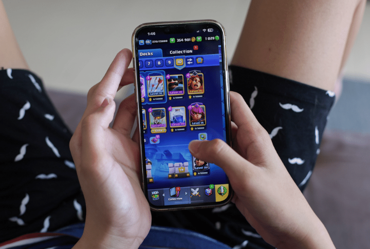 Một số quốc gia EU đã thúc đẩy các hạn chế đối với quyền truy cập của trẻ vị thành niên vào các nền tảng trực tuyến.  ẢNH: ST FILE