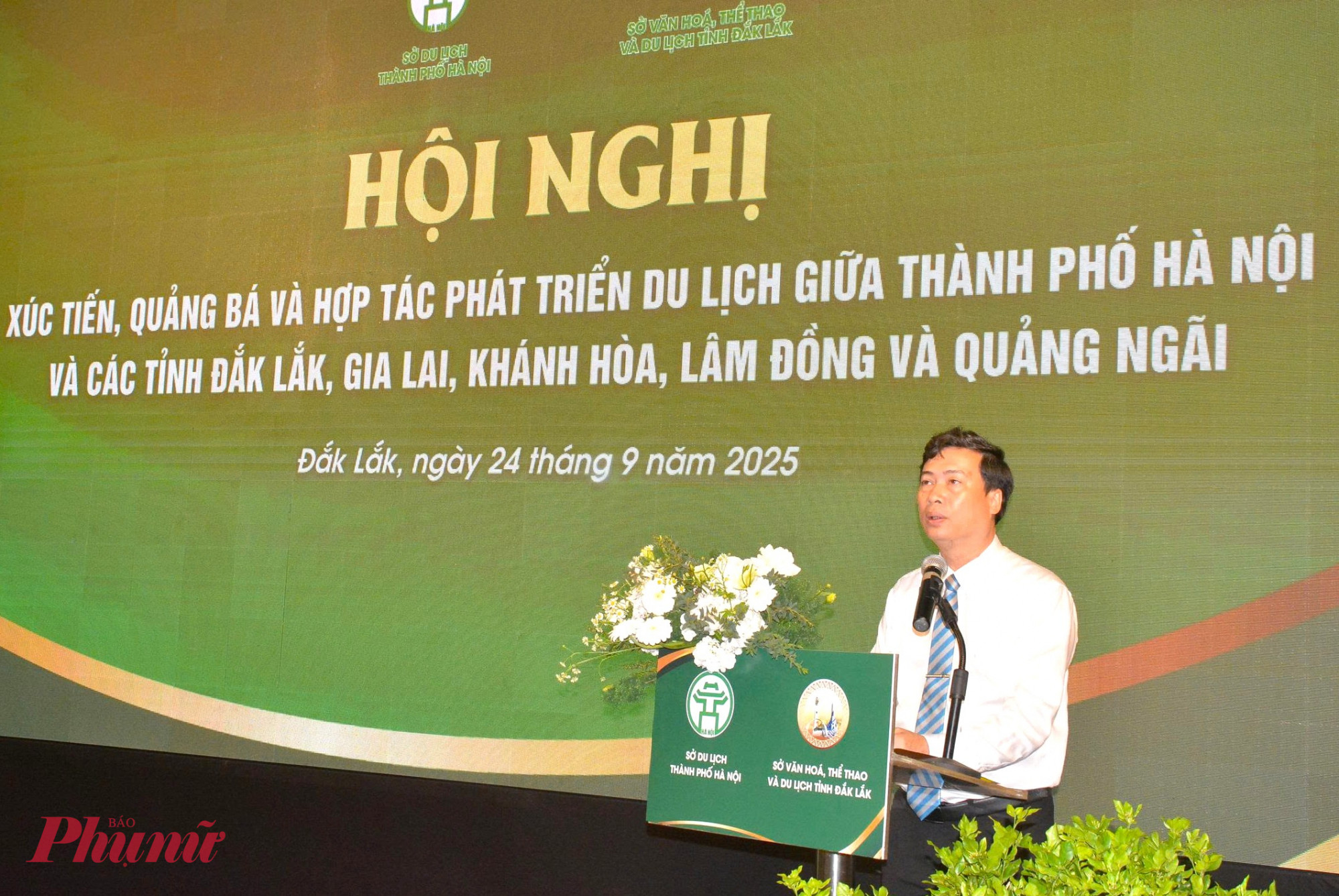 Ông Trần Hồng Tiến – Giám đốc Sở Văn hóa, Thể thao và Du lịch tỉnh Đắk Lắk  giới thiệu về các tiềm năng du lịch của Đắk Lắk sau sáp nhập