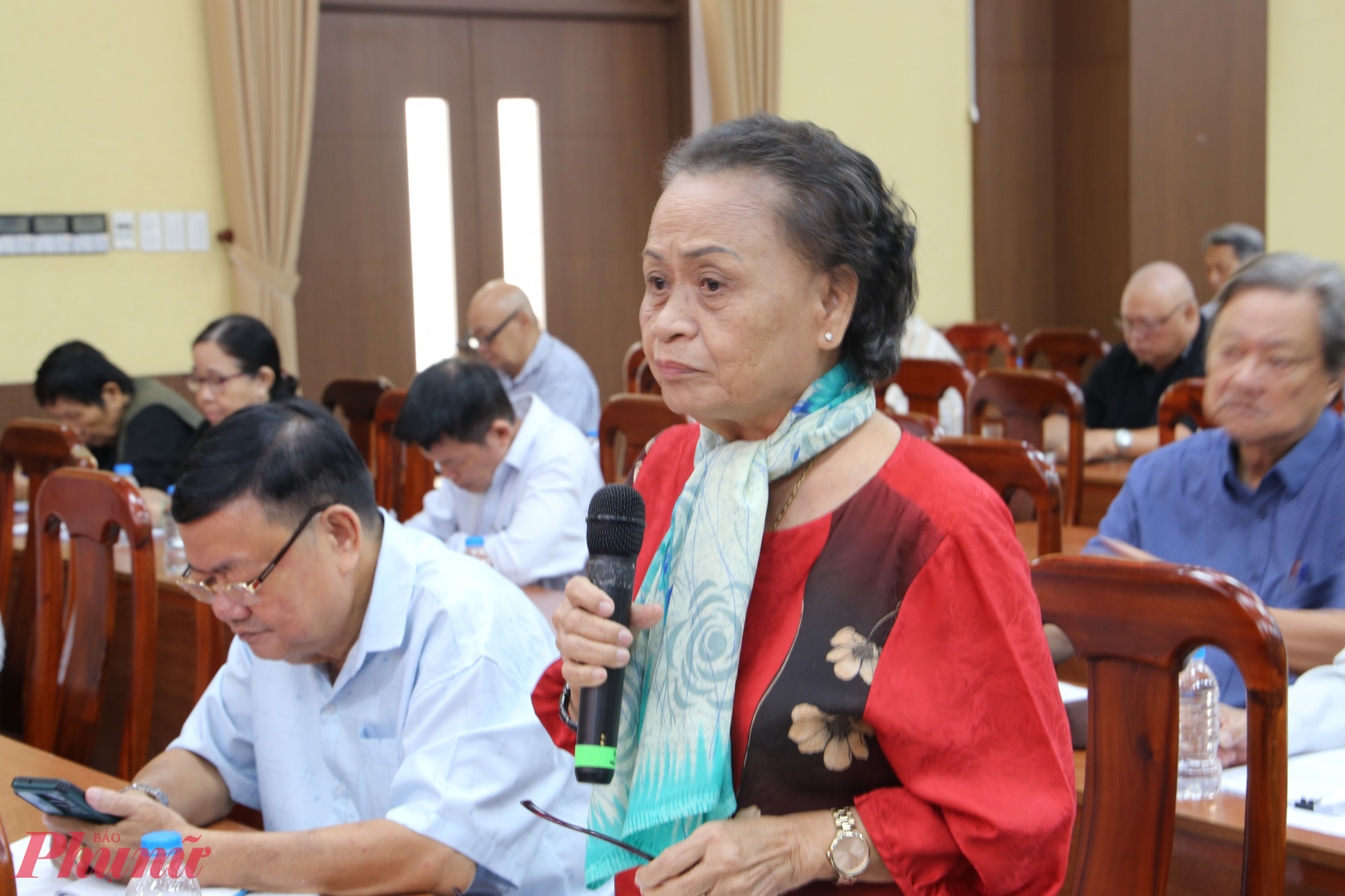 Các đại biểu góp ý tại hội nghị - Ảnh: Thanh Tâm